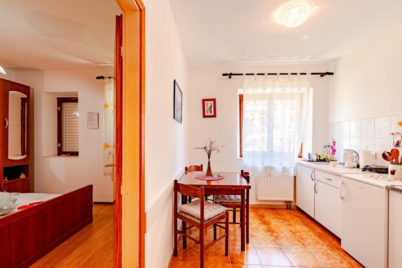 Apartments And Rooms With Parking Space マリ・ストン エクステリア 写真