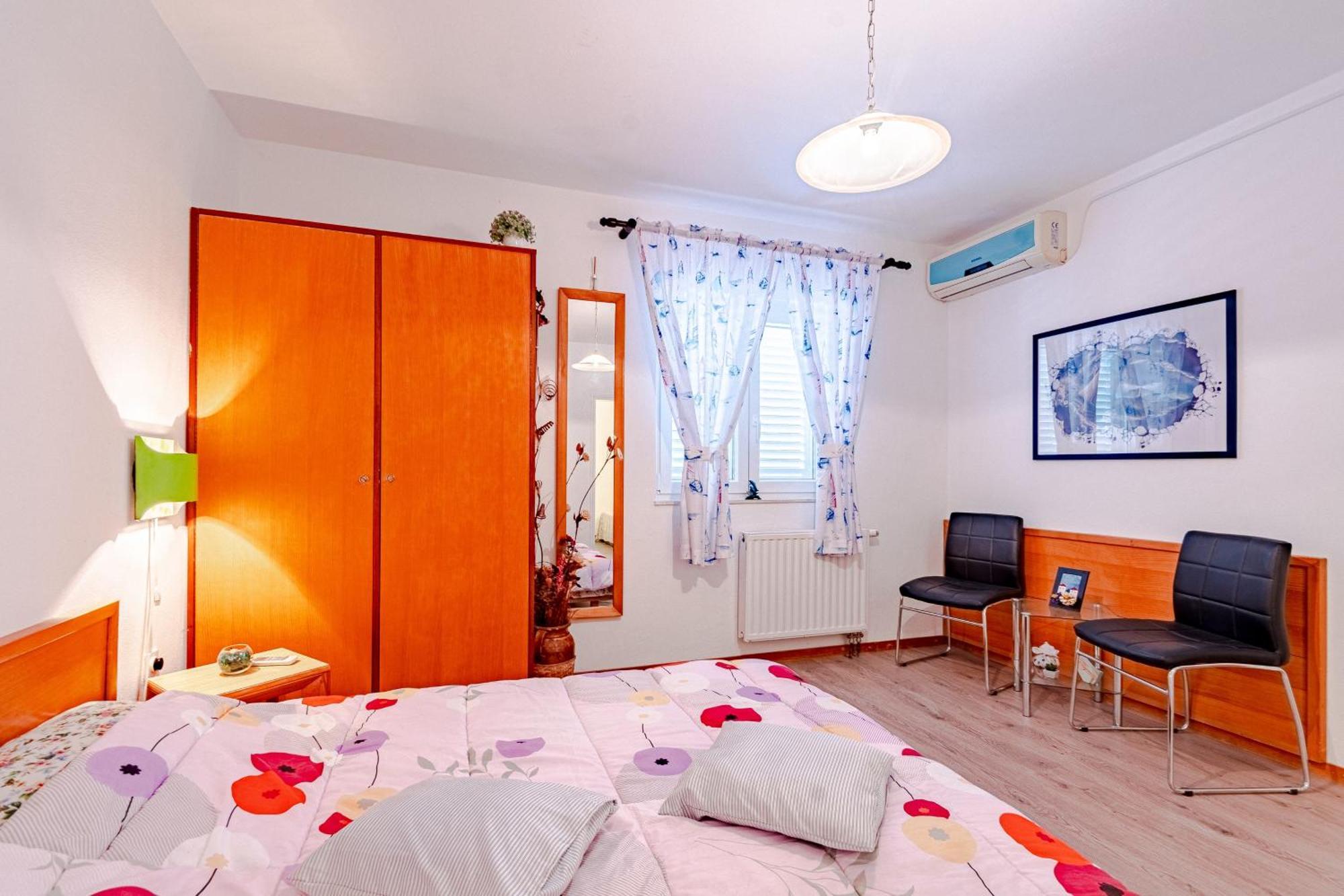 Apartments And Rooms With Parking Space マリ・ストン 部屋 写真